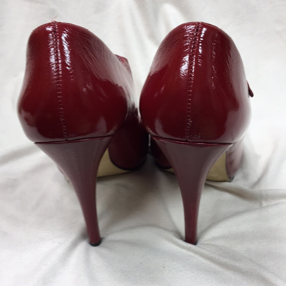 Red Heels - Picture 5 of 6